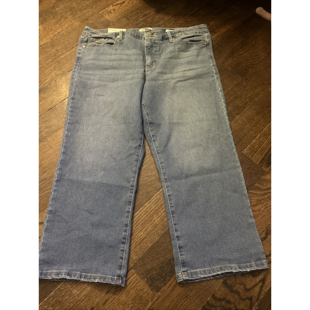Nine West Chrystie Christie Capri Denim Jean Blue Med Wooster Pants Size 16 NWT